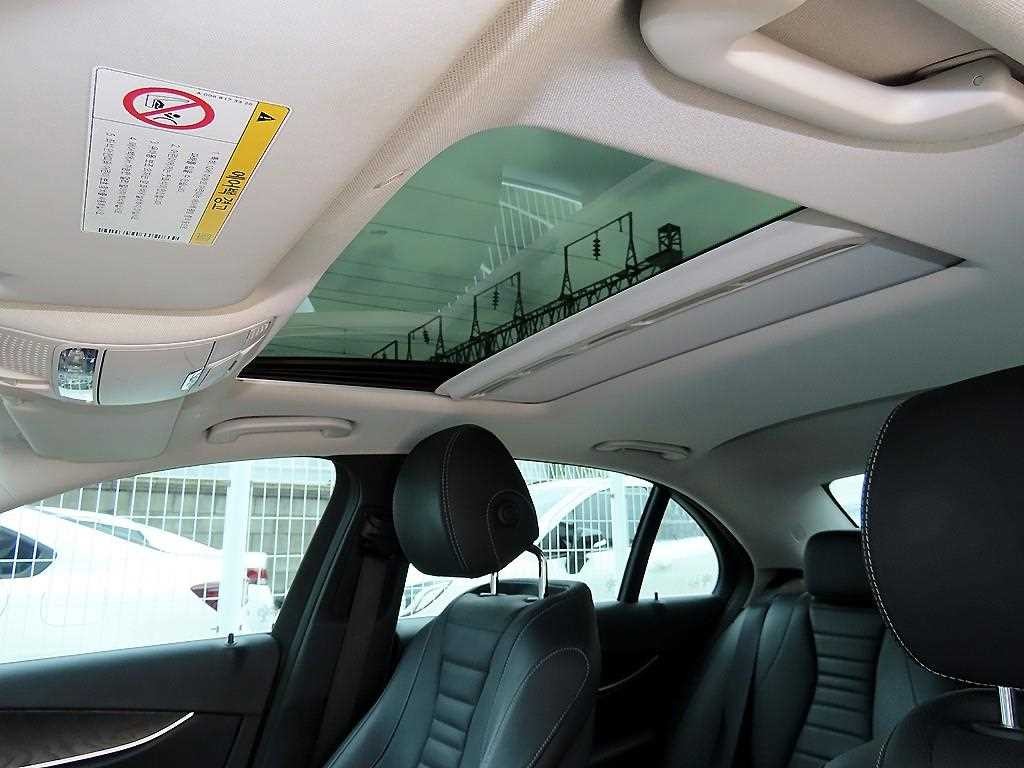 벤츠 E 클래스 E-클래스 W213 E300 아방가르드 인텔리전트 드라이브 이미지 16