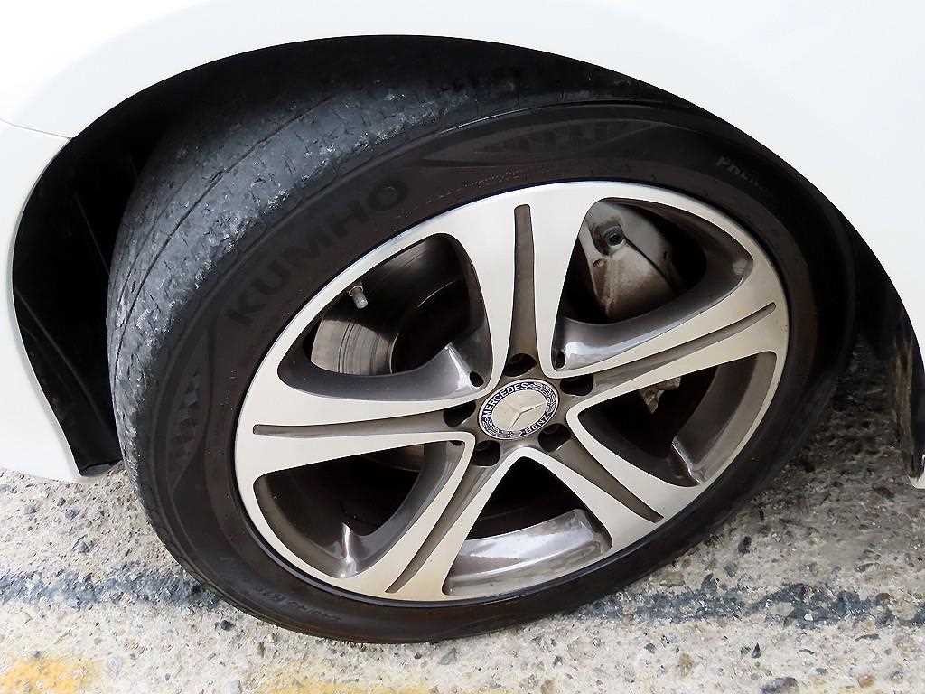 벤츠 E 클래스 E-클래스 W213 E300 아방가르드 인텔리전트 드라이브 이미지 20