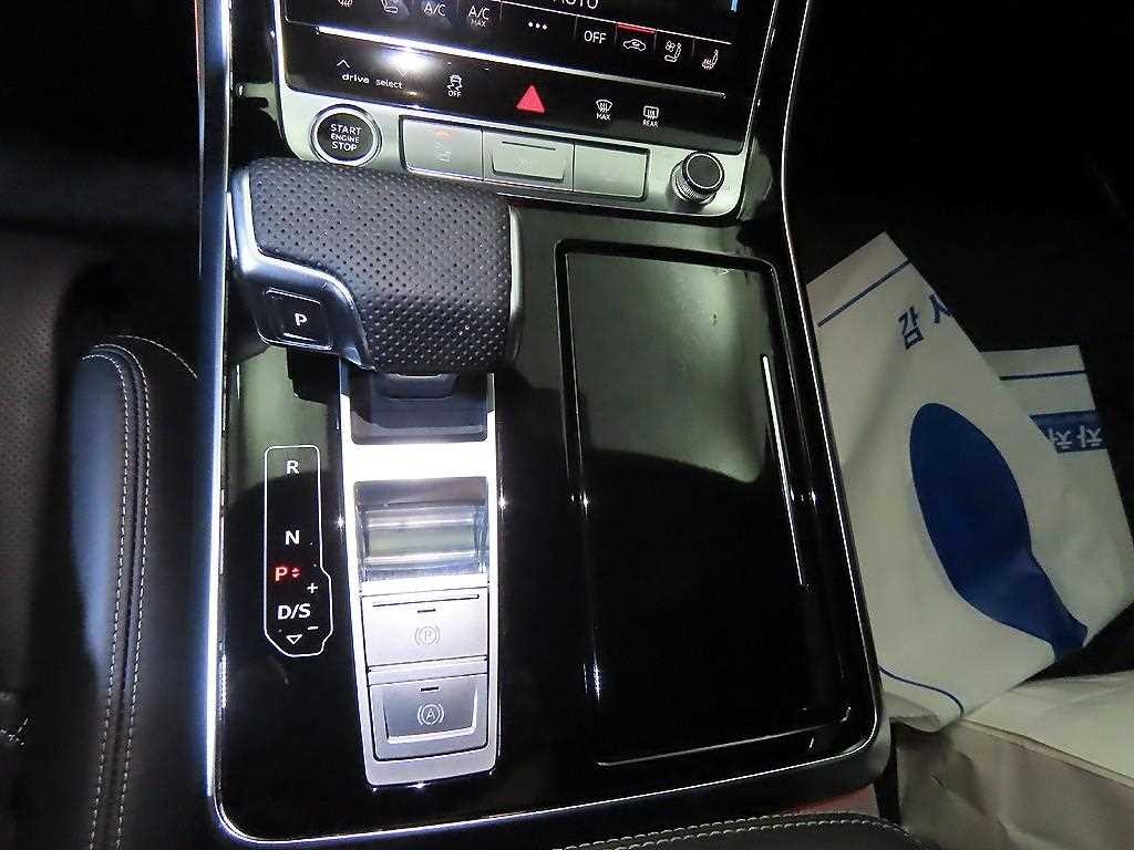 아우디 Q8 55 TFSI 콰트로 프리미엄 이미지 12