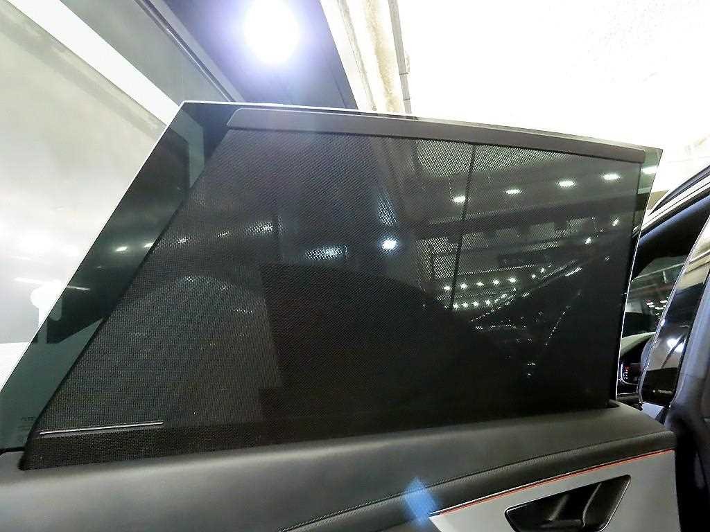 아우디 Q8 55 TFSI 콰트로 프리미엄 이미지 14