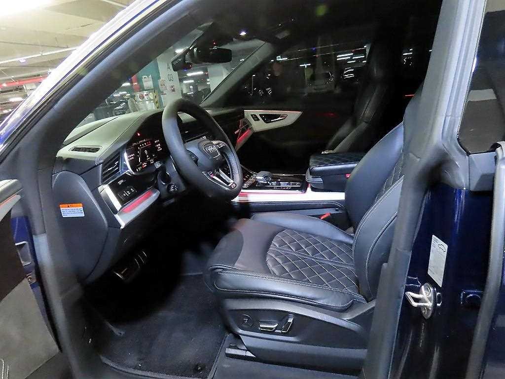 아우디 Q8 55 TFSI 콰트로 프리미엄 이미지 6