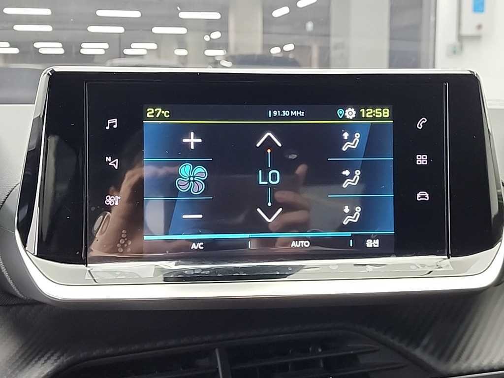 푸조 208 e-208 GT 이미지 13