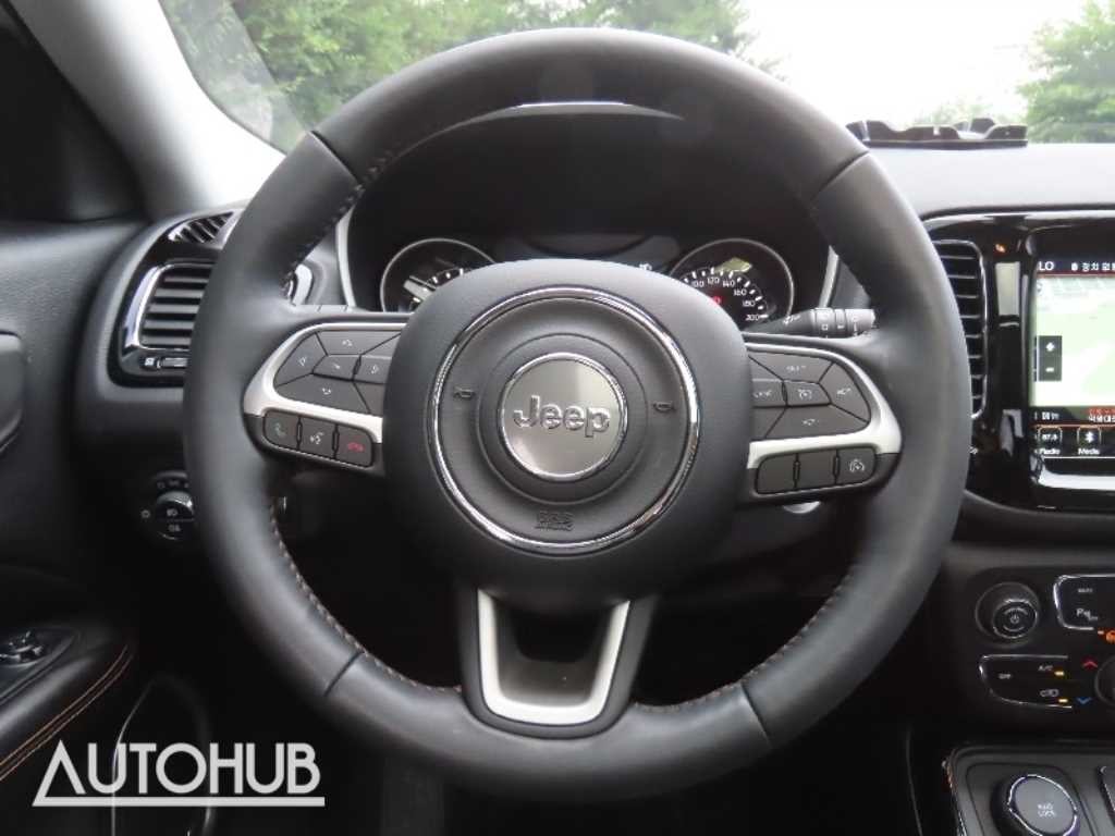 지프 컴패스 컴패스 2세대 2.4 AWD 리미티드 이미지 17