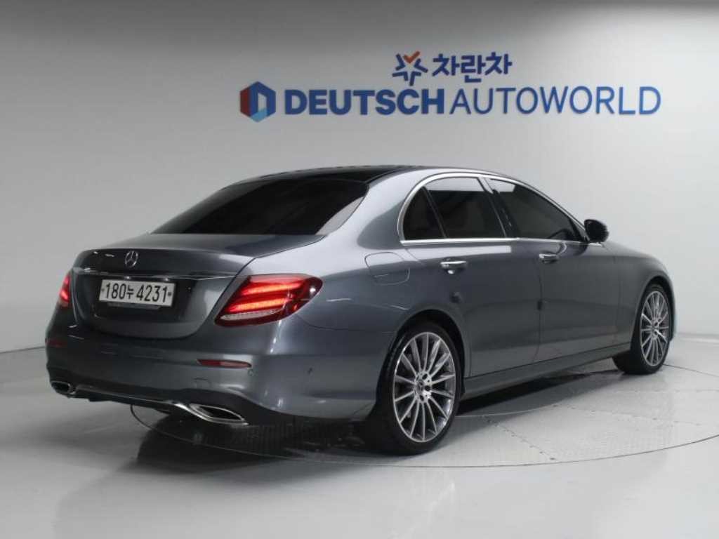 벤츠 E 클래스 E-클래스 W213 E350 4MATIC AMG LINE 이미지 3