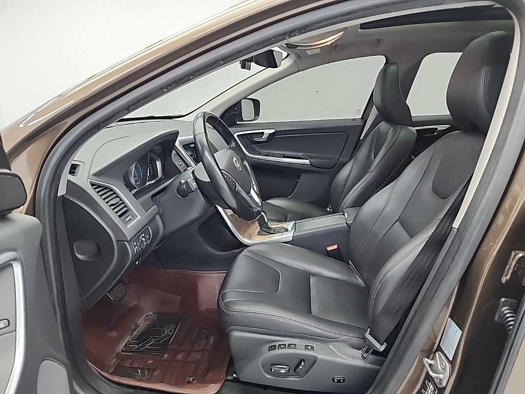 볼보 XC60 D3 이미지 11
