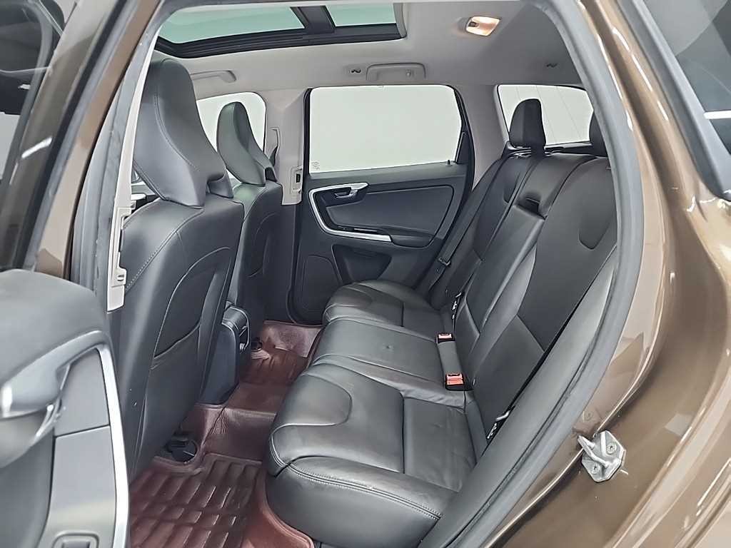 볼보 XC60 D3 이미지 12