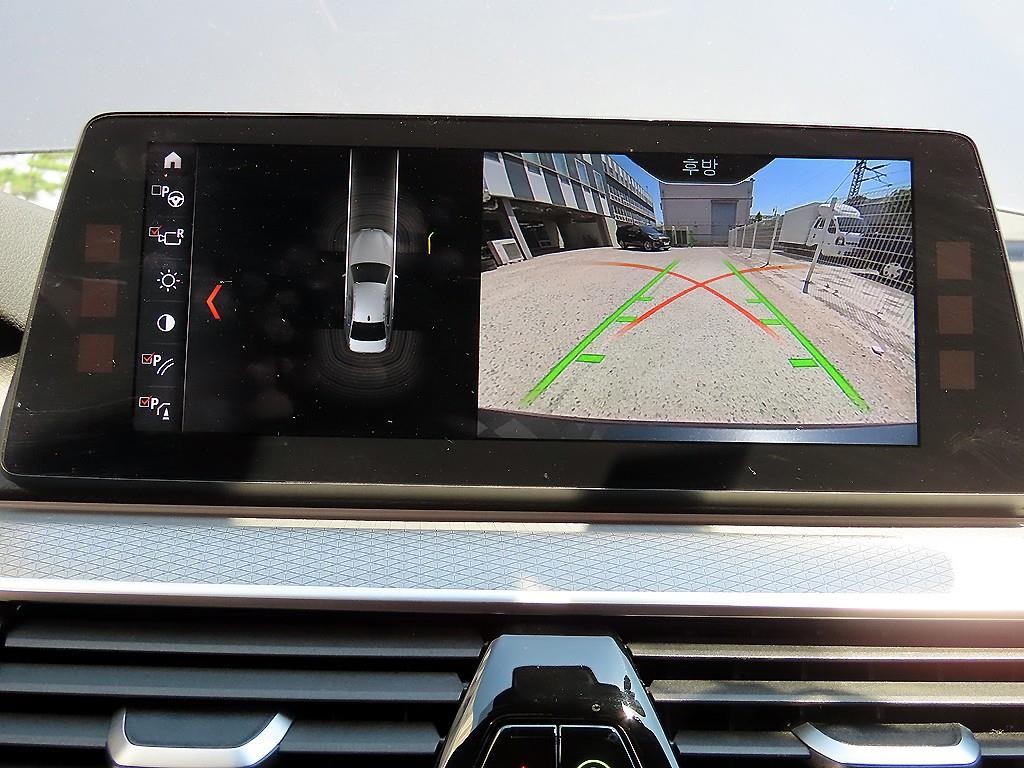 BMW 5시리즈 5시리즈 (G30) 530i xDrive M 스포츠 이미지 13