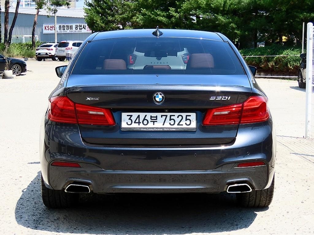 BMW 5시리즈 5시리즈 (G30) 530i xDrive M 스포츠 이미지 4