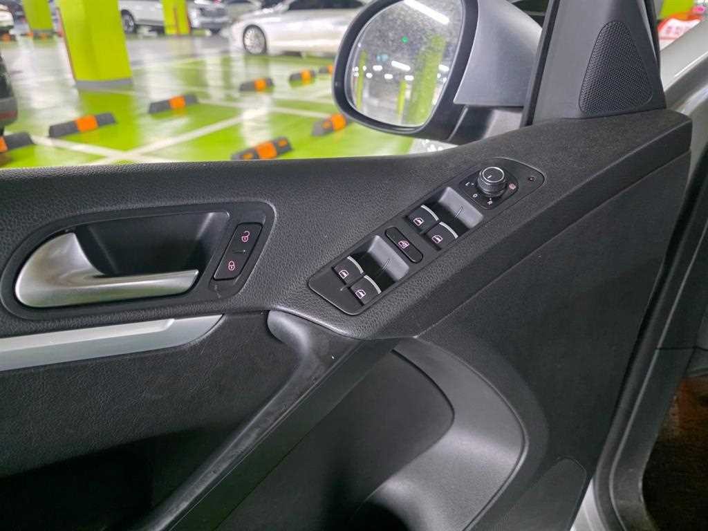 폭스바겐 티구안 뉴티구안 2.0 TDI 프리미엄 이미지 6