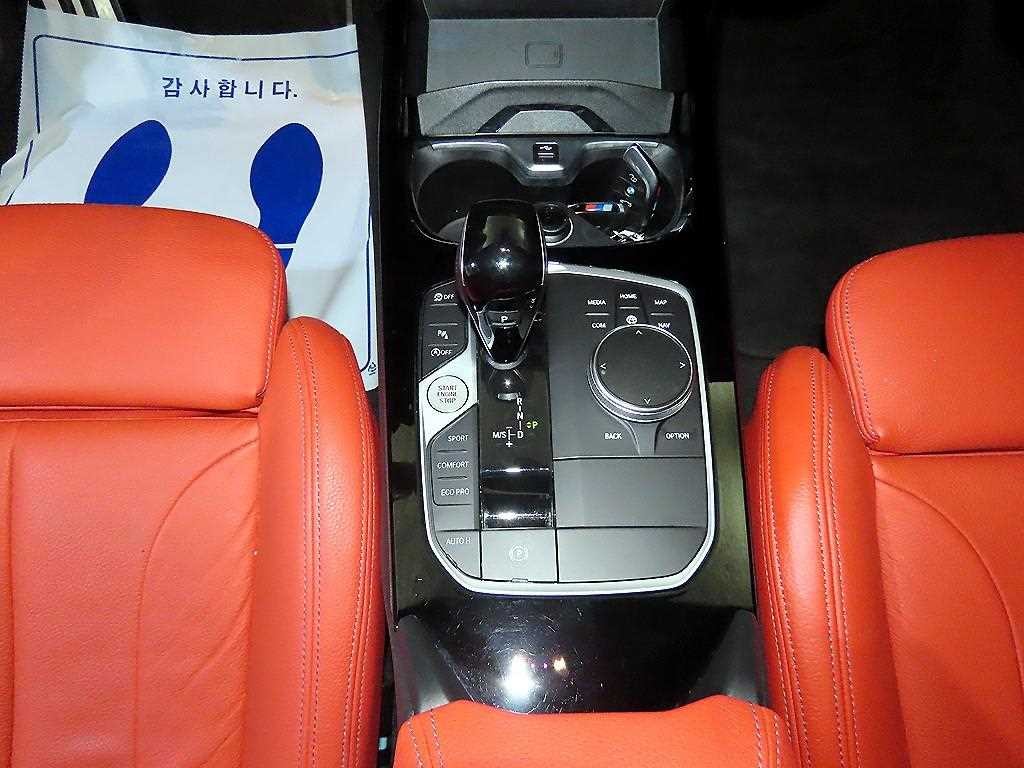 BMW 1시리즈 1시리즈 (F40) 120i M 스포츠 이미지 12