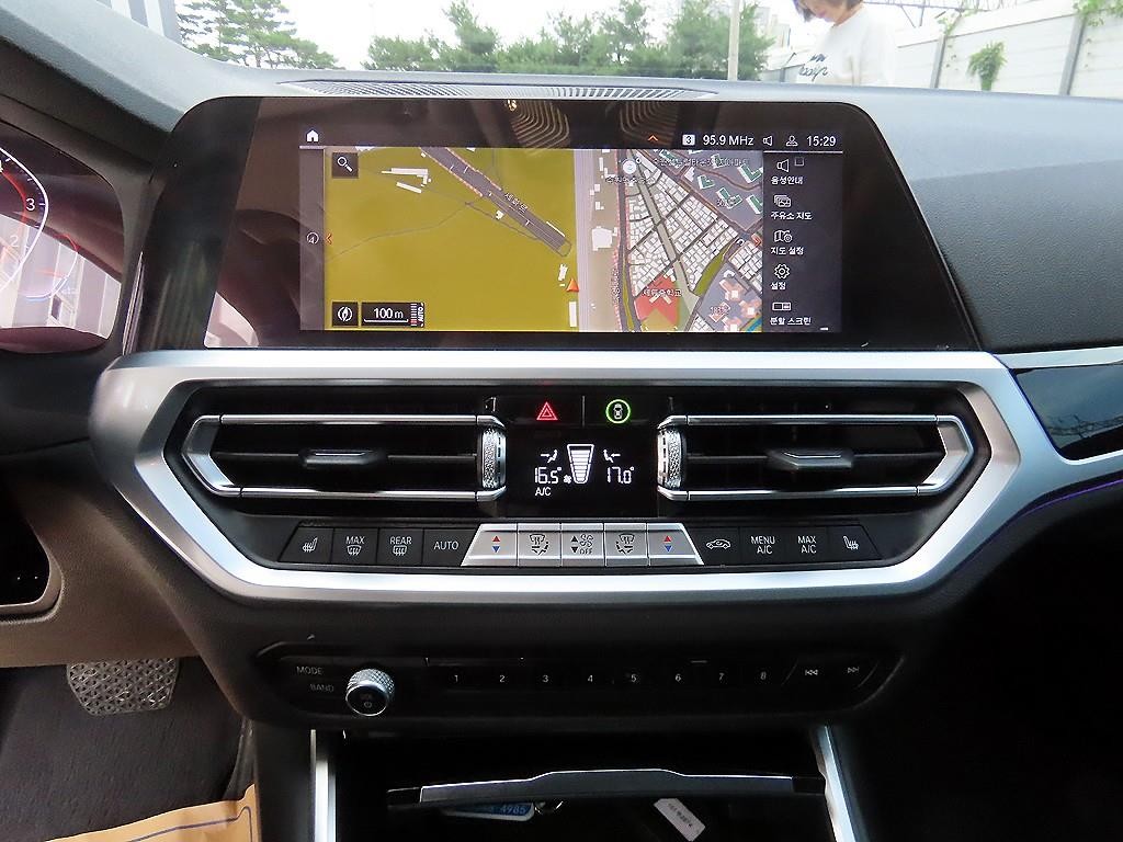 BMW 3시리즈 3시리즈 (G20) 320i 이미지 13