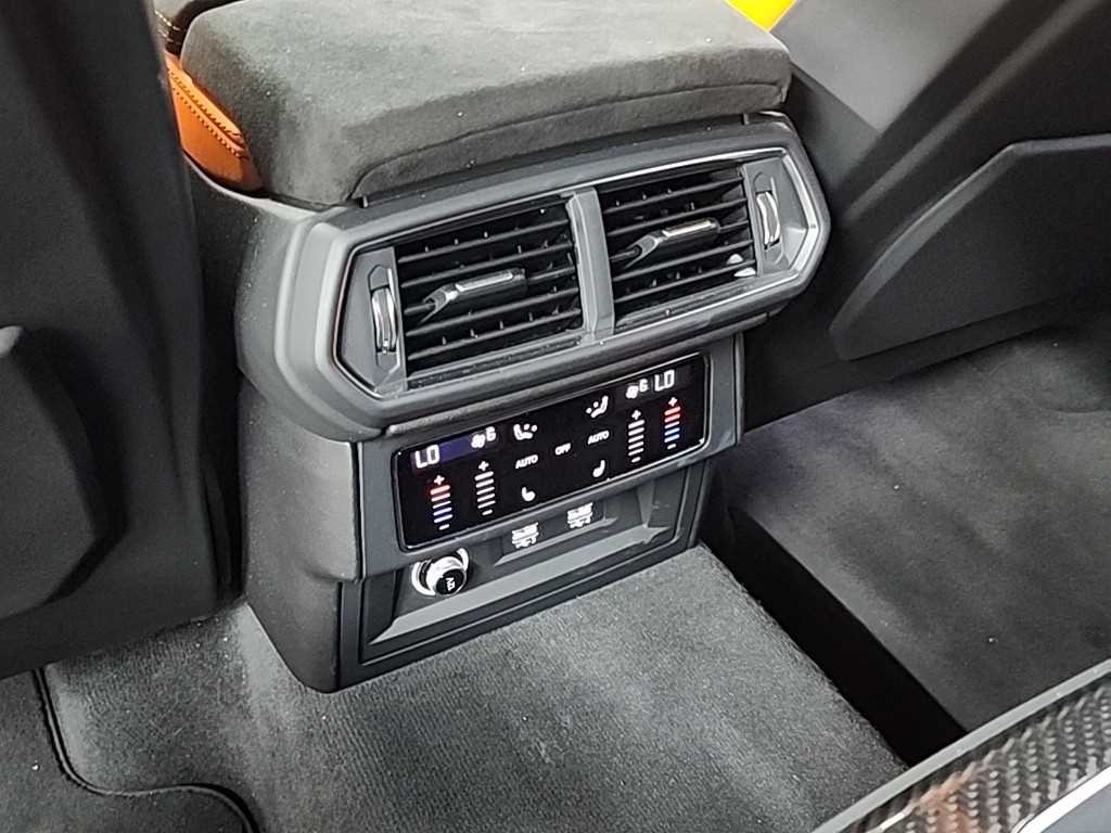 람보르기니 우루스 4.0 V8 이미지 13