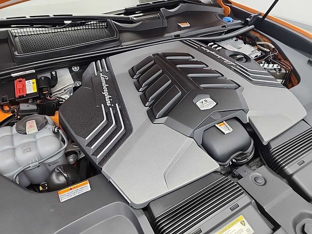 람보르기니 우루스 4.0 V8 이미지 5