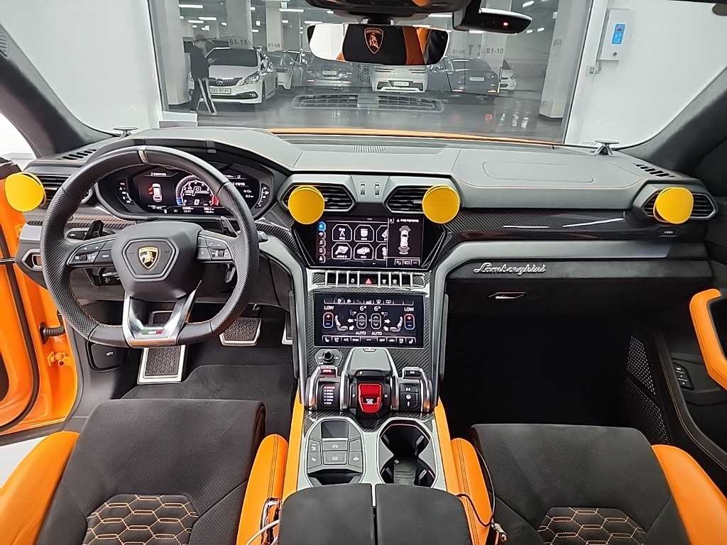람보르기니 우루스 4.0 V8 이미지 7