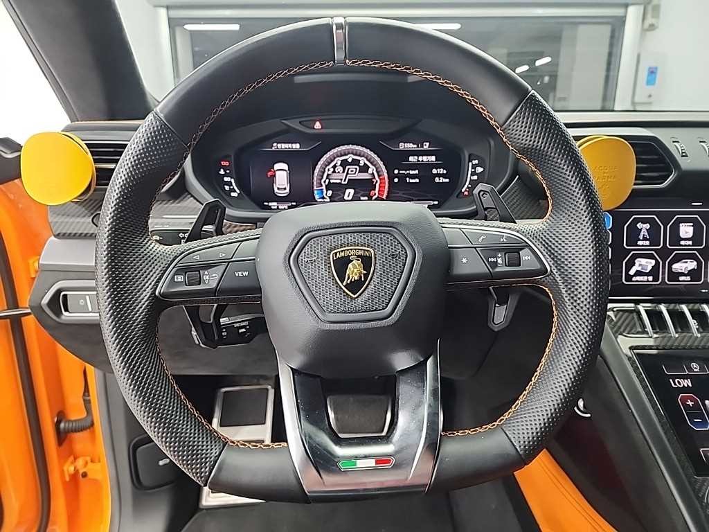 람보르기니 우루스 4.0 V8 이미지 9