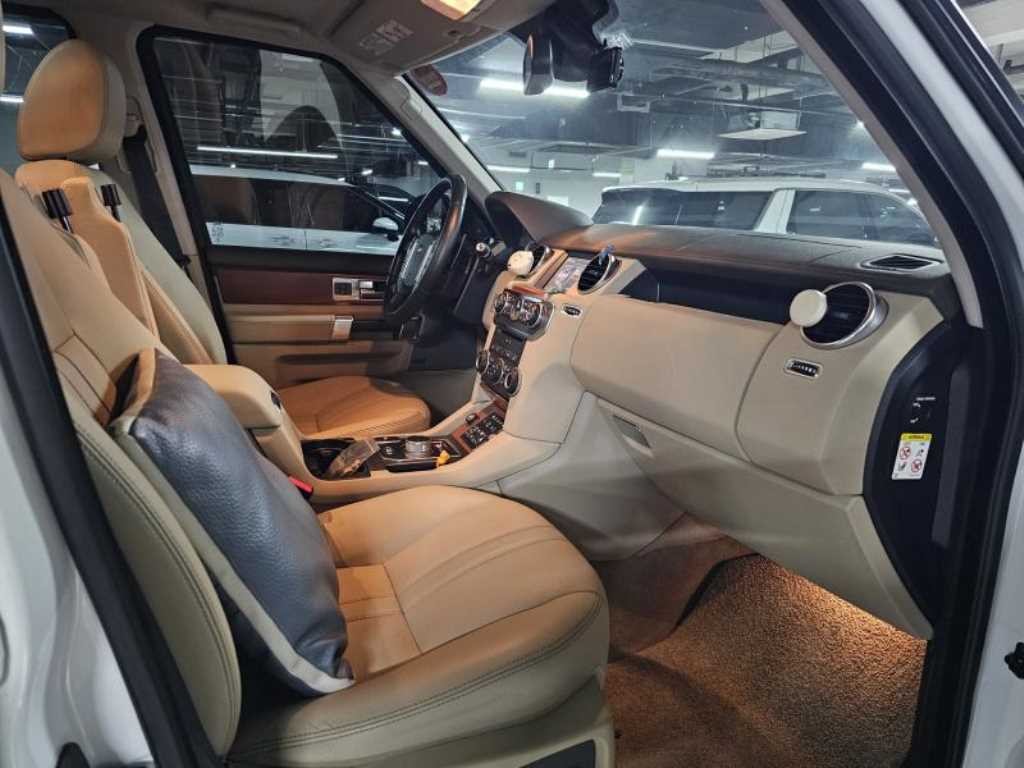 랜드로버 디스커버리 디스커버리4 3.0 SDV6 SE 이미지 14