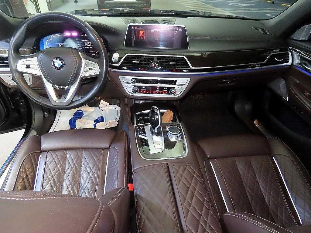BMW 7시리즈 7시리즈 (G11) 740d xDrive 디자인 퓨어 엑설런스 이미지 10