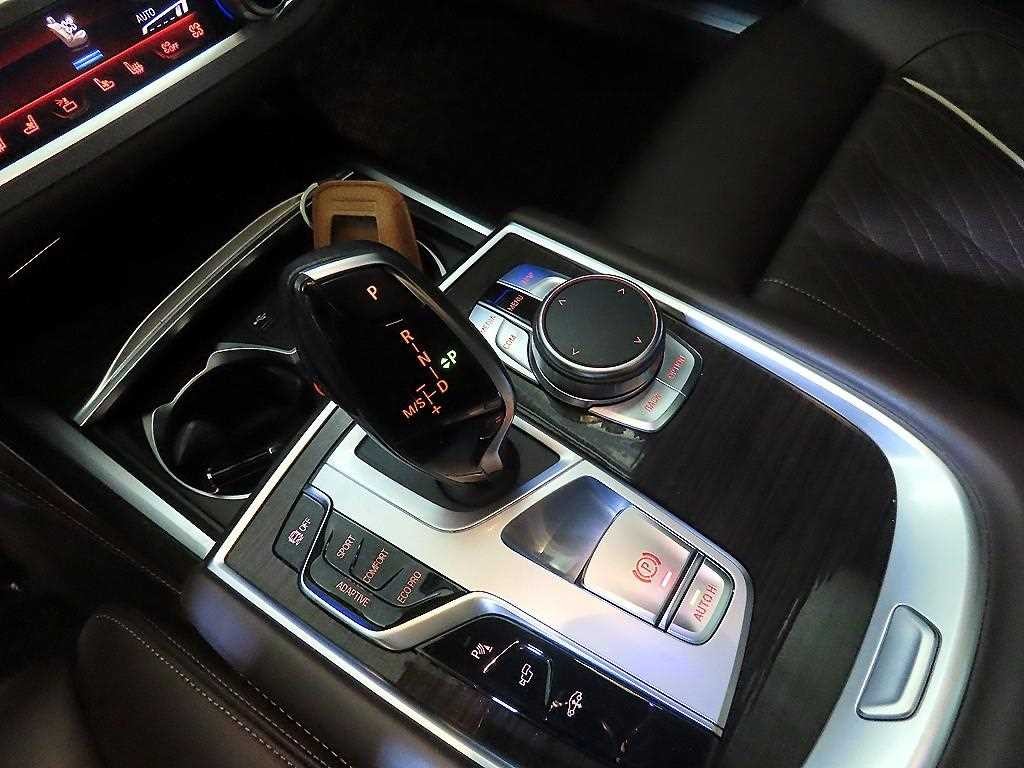 BMW 7시리즈 7시리즈 (G11) 740d xDrive 디자인 퓨어 엑설런스 이미지 12