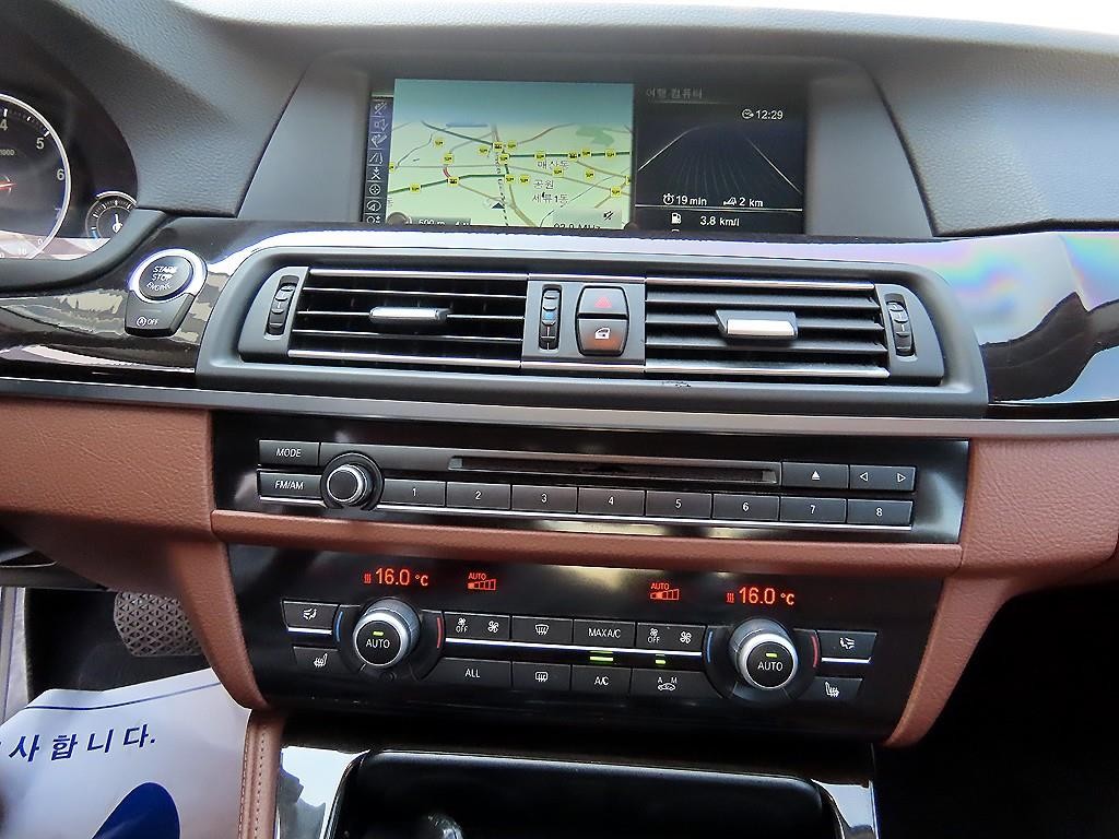 BMW 5시리즈 5시리즈 (F10) 528i 이미지 12