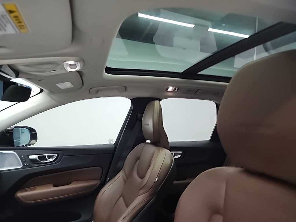 볼보 XC60 XC60(2세대) D5 AWD 인스크립션 이미지 14