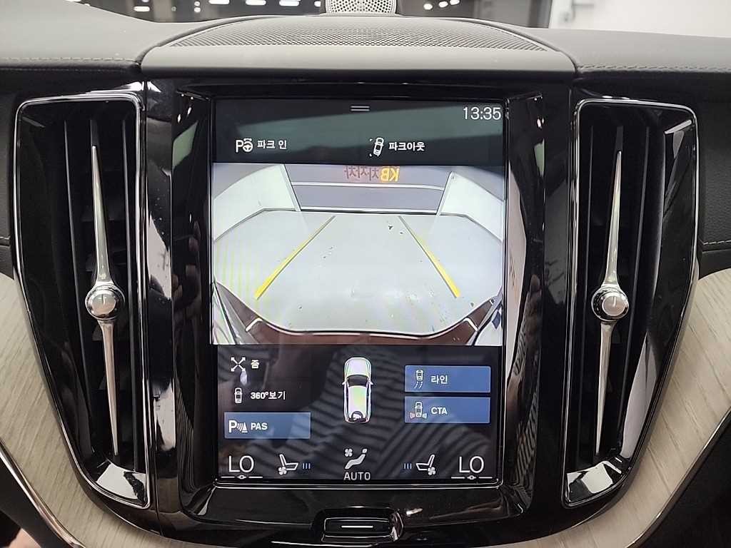 볼보 XC60 XC60(2세대) D5 AWD 인스크립션 이미지 16