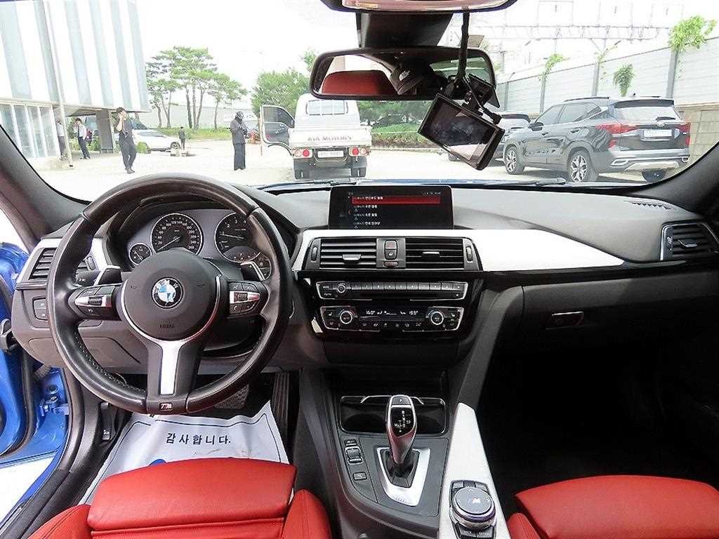 BMW 3시리즈 3시리즈 (F30) 330i M 스포츠 이미지 7