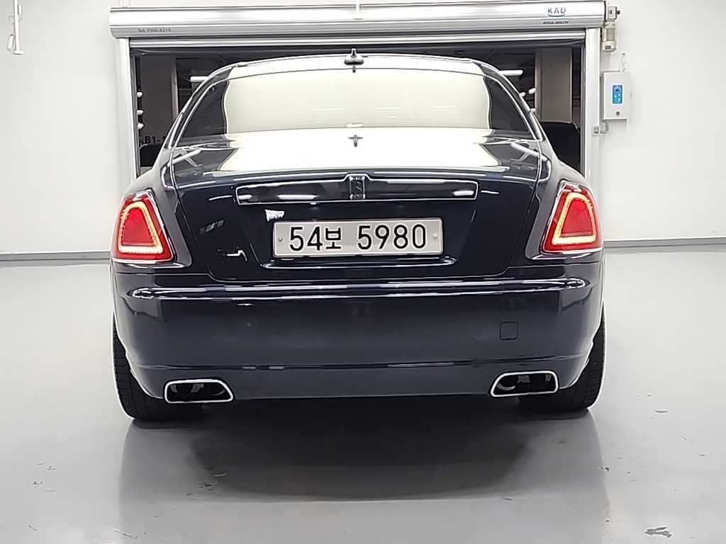 롤스로이스 고스트 6.6 V12 EWB 이미지 2