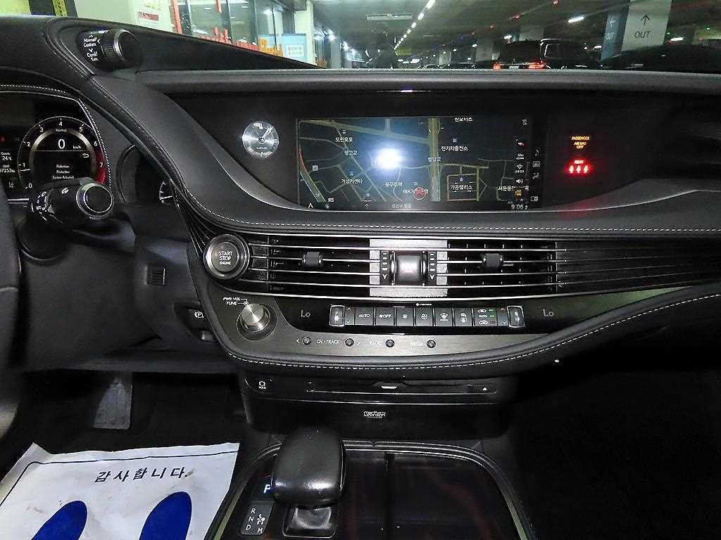 렉서스 LS LS500 3.5 럭셔리 AWD 이미지 11