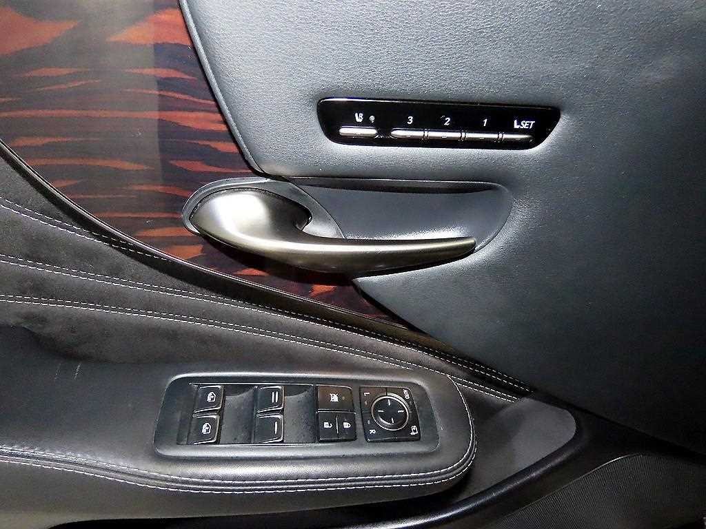 렉서스 LS LS500 3.5 럭셔리 AWD 이미지 13