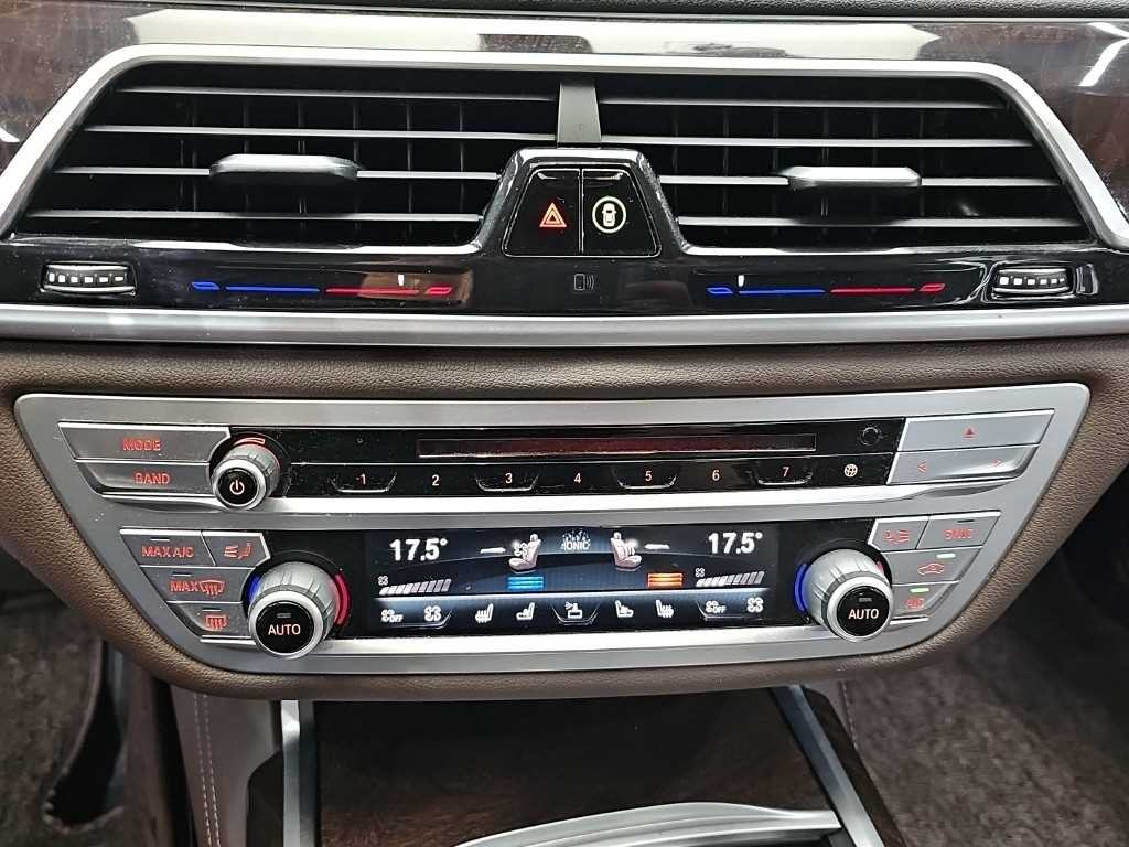 BMW 7시리즈 7시리즈 (G11) 750i xDrive 이미지 10