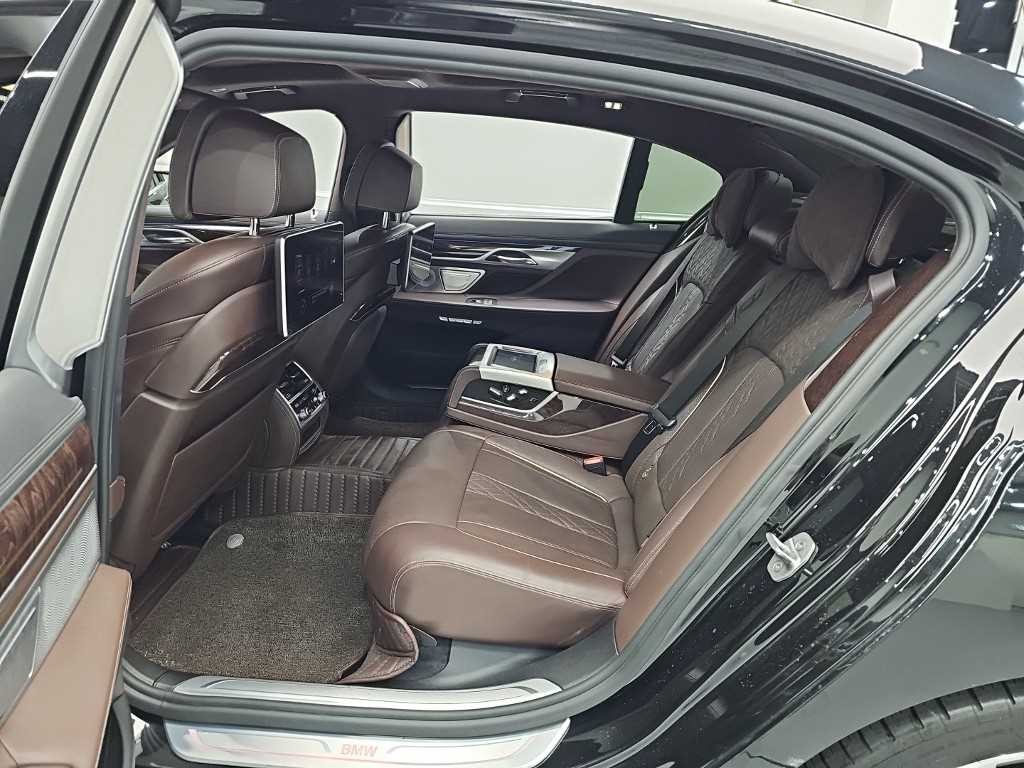 BMW 7시리즈 7시리즈 (G11) 750i xDrive 이미지 12