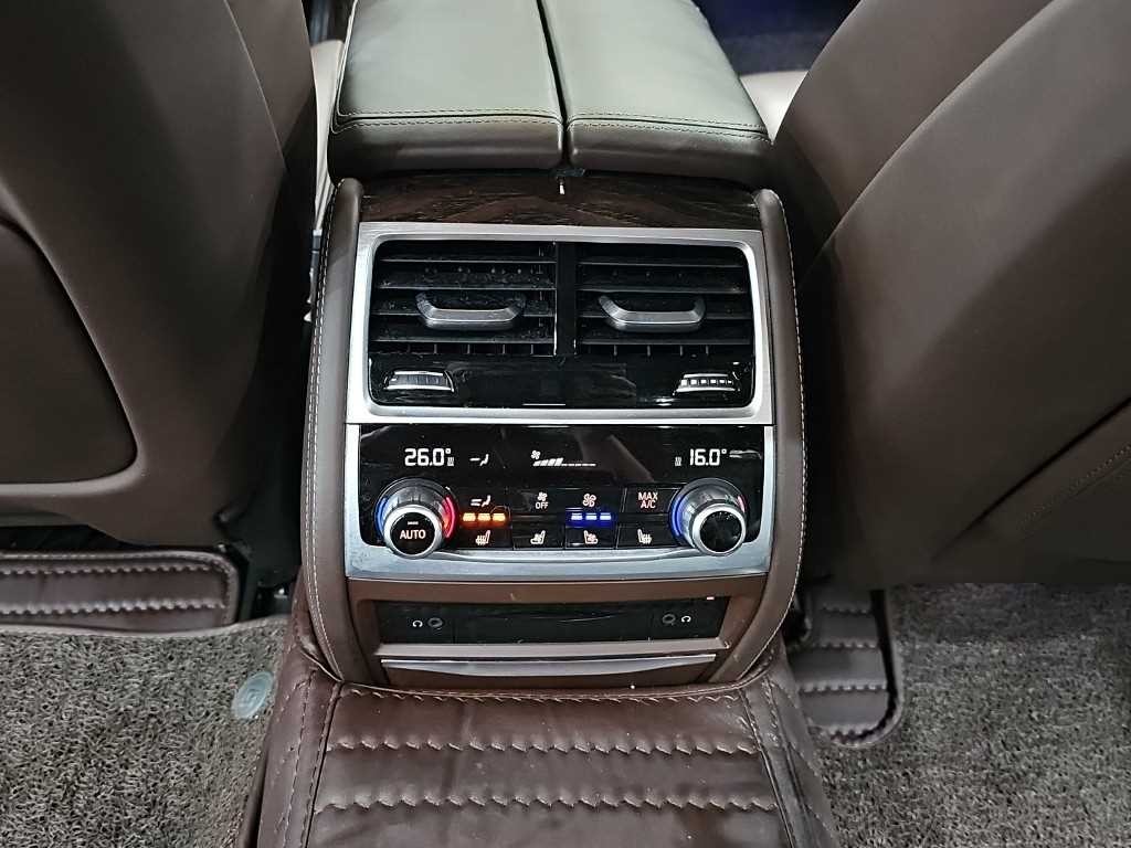 BMW 7시리즈 7시리즈 (G11) 750i xDrive 이미지 13