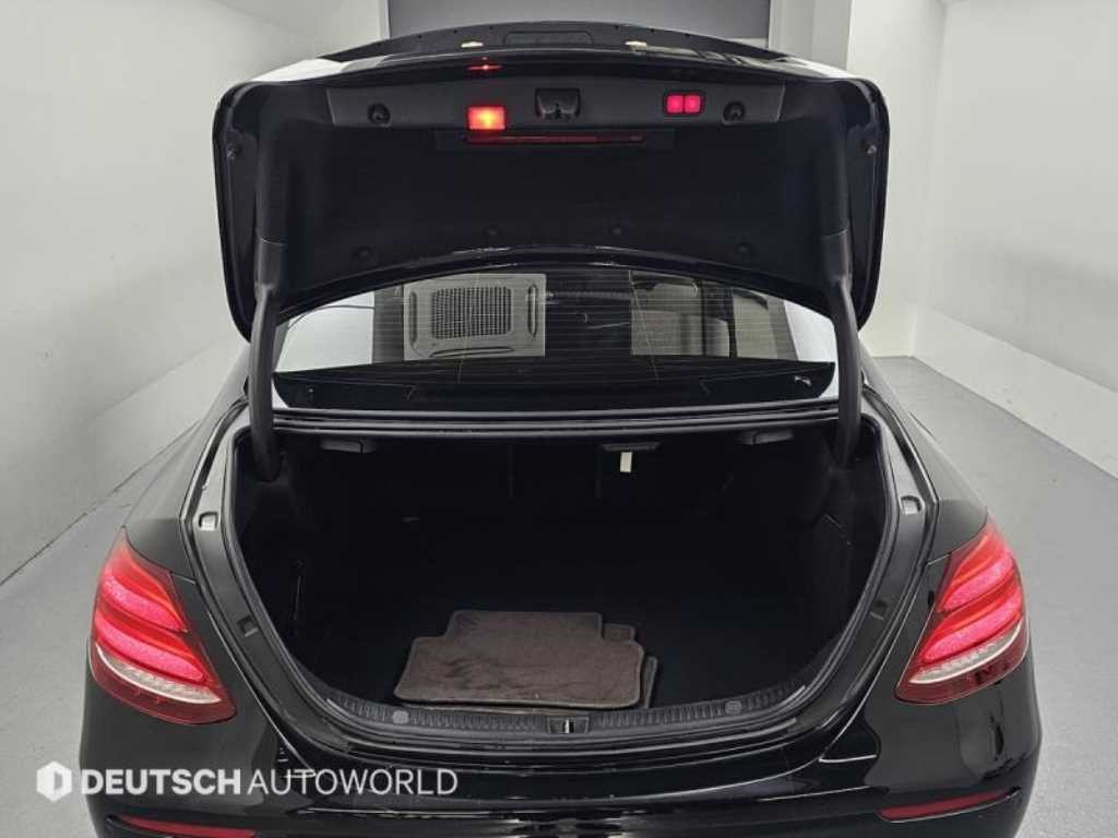 벤츠 E 클래스 E-클래스 W213 E220d 4MATIC 익스클루시브 이미지 19