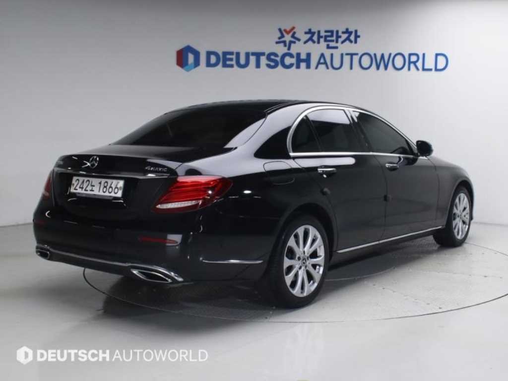 벤츠 E 클래스 E-클래스 W213 E220d 4MATIC 익스클루시브 이미지 2
