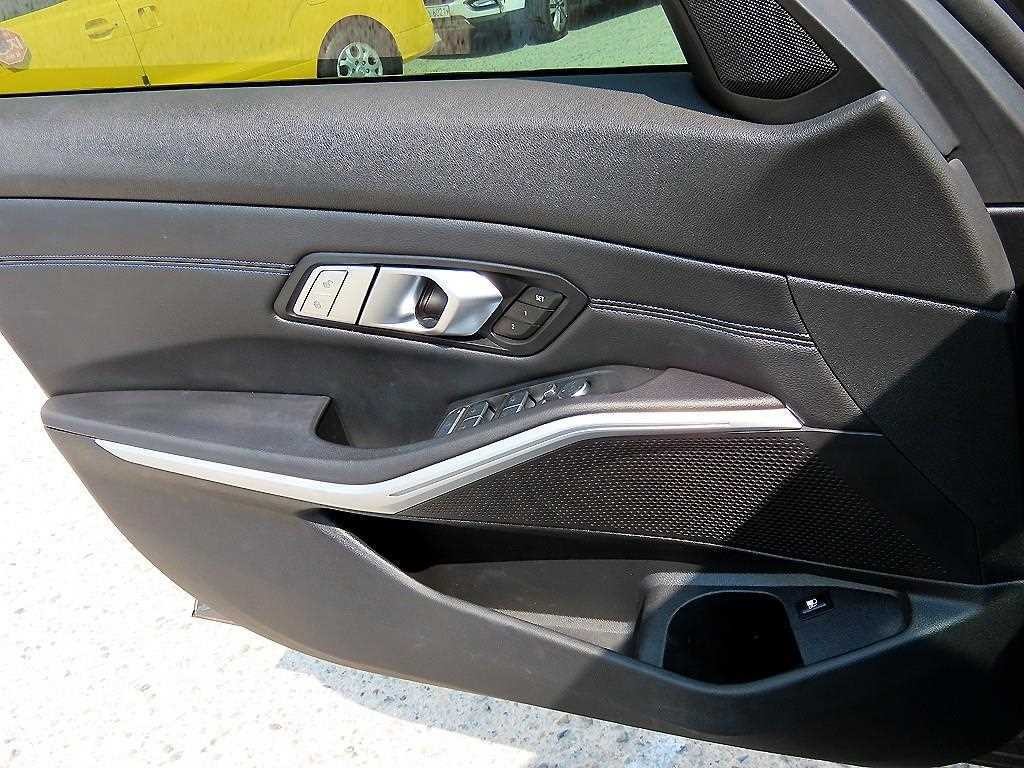BMW 3시리즈 3시리즈 (G20) 320e M 스포츠 이미지 11