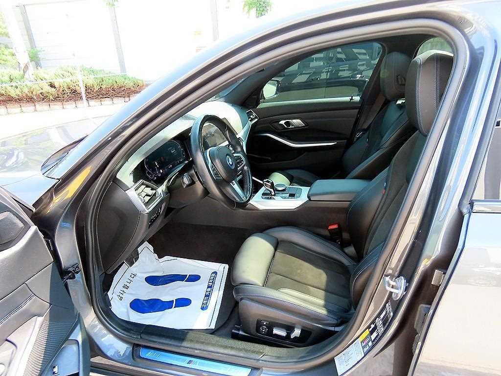BMW 3시리즈 3시리즈 (G20) 320e M 스포츠 이미지 5