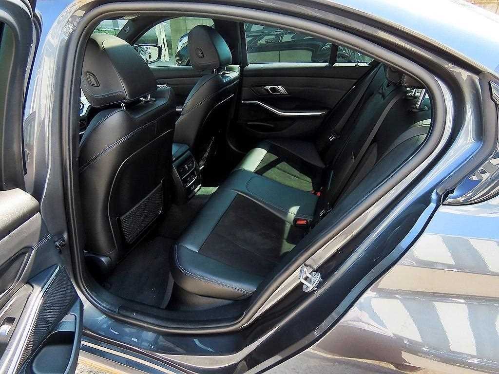 BMW 3시리즈 3시리즈 (G20) 320e M 스포츠 이미지 6
