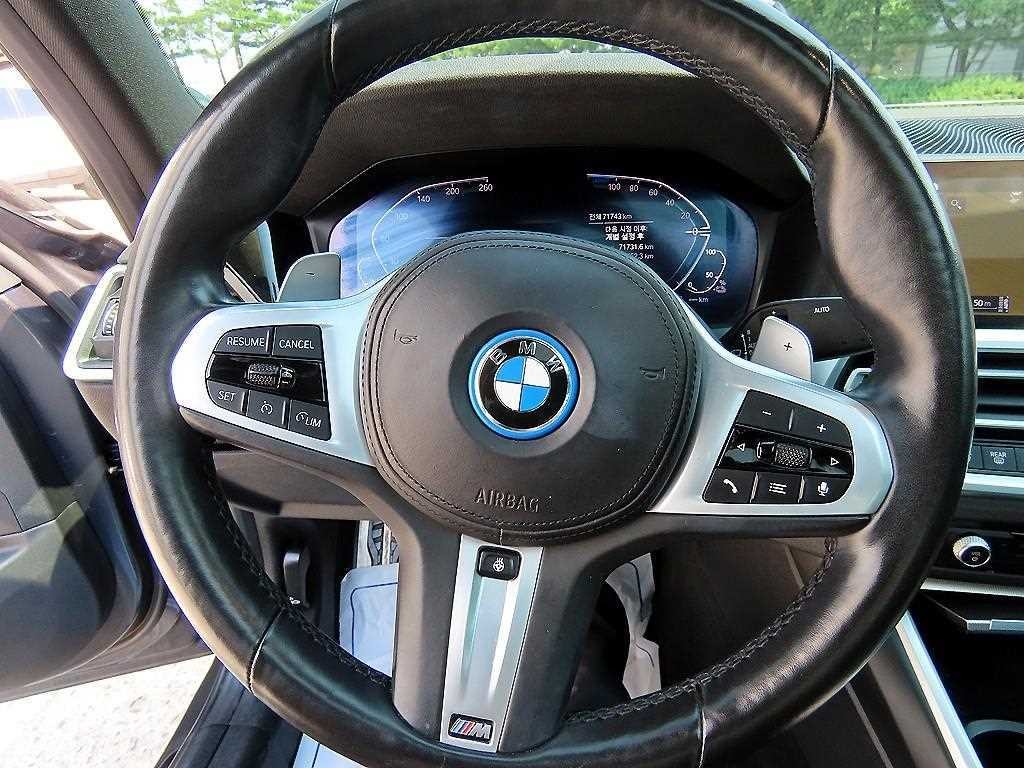 BMW 3시리즈 3시리즈 (G20) 320e M 스포츠 이미지 8