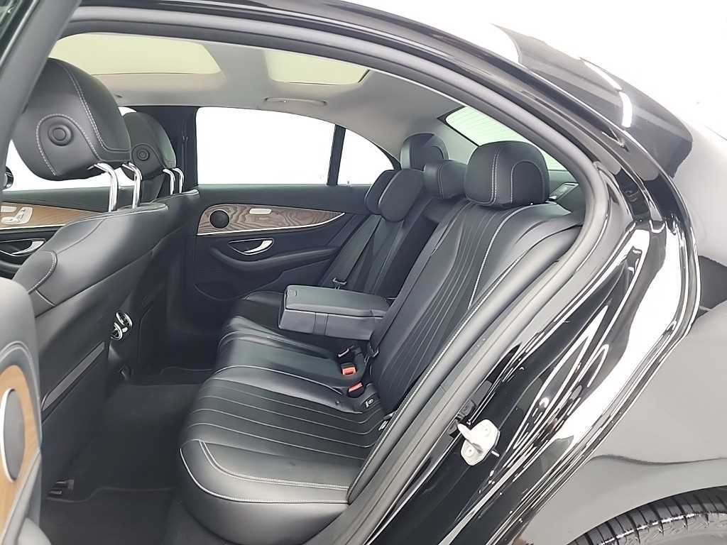 벤츠 E 클래스 E-클래스 W213 E300e 4MATIC 익스클루시브 이미지 12