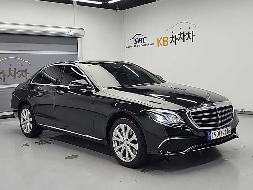 벤츠 E 클래스 E-클래스 W213 E300e 4MATIC 익스클루시브 이미지 4