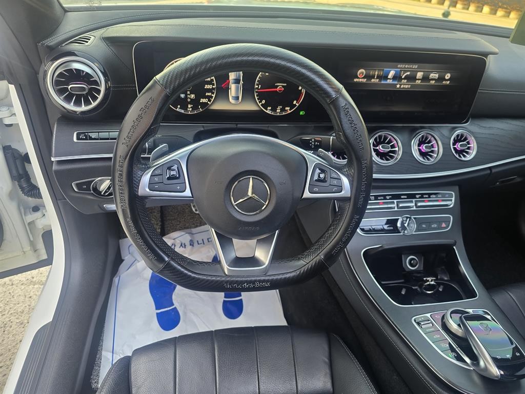 벤츠 E 클래스 E-클래스 W213 E220d 쿠페 이미지 11
