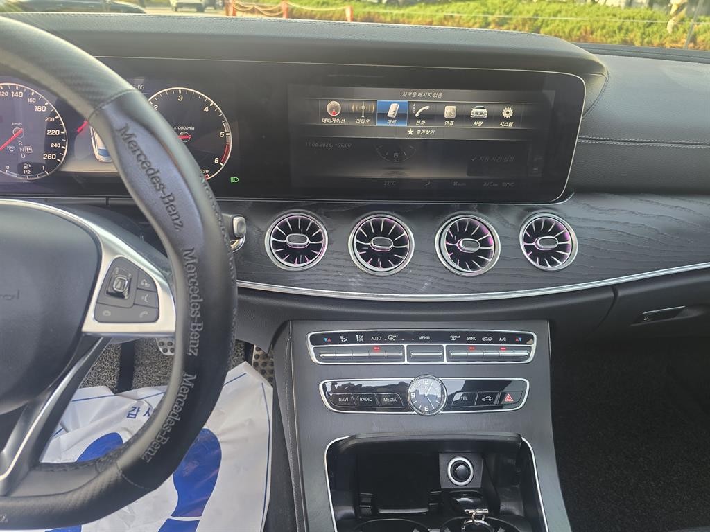 벤츠 E 클래스 E-클래스 W213 E220d 쿠페 이미지 13