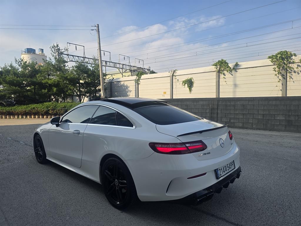 벤츠 E 클래스 E-클래스 W213 E220d 쿠페 이미지 4