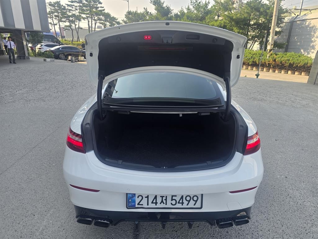 벤츠 E 클래스 E-클래스 W213 E220d 쿠페 이미지 6