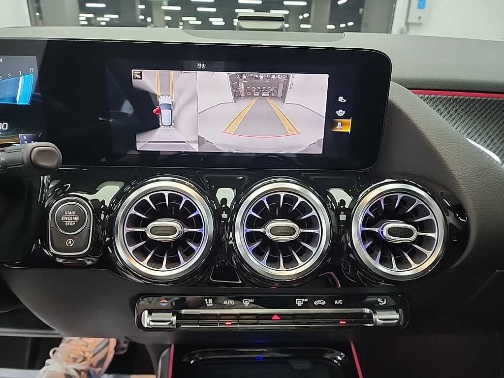 벤츠 GLA 클래스 GLA클래스 H247 GLA45 AMG 4MATIC + 이미지 11