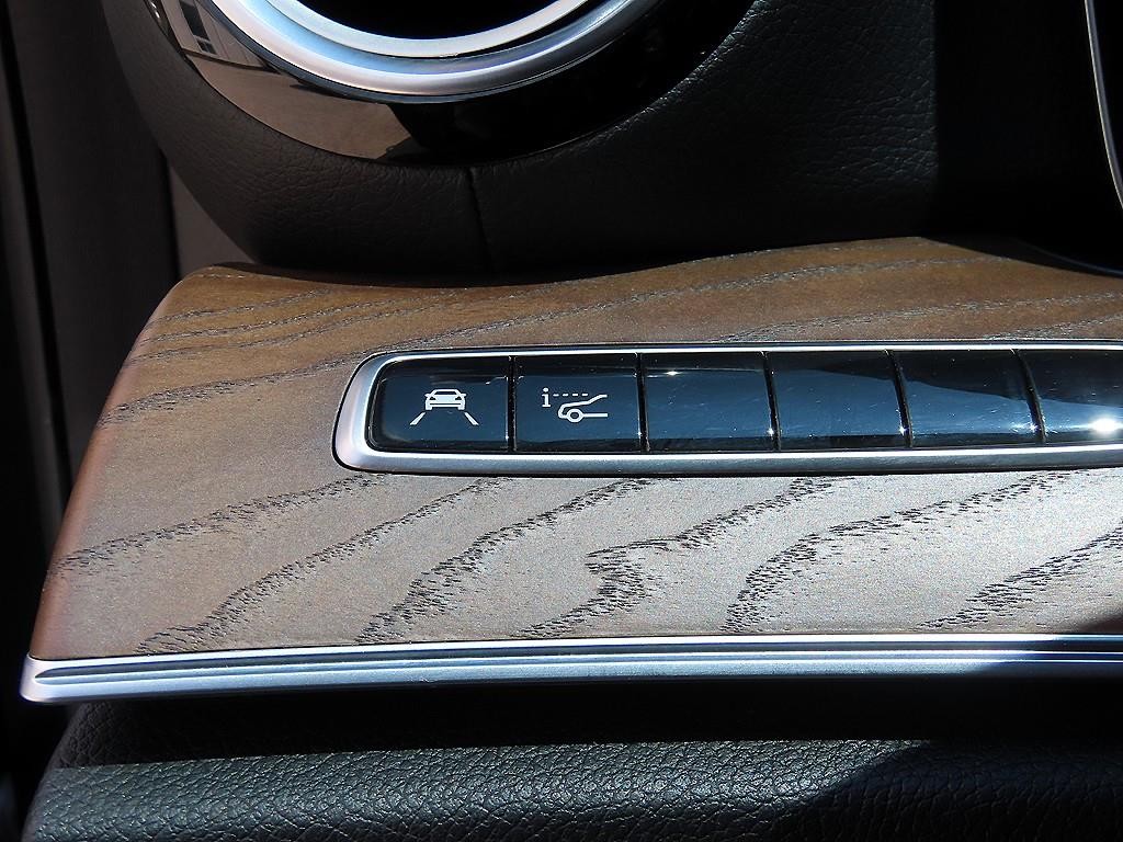 벤츠 E 클래스 E-클래스 W213 E300 4MATIC 익스클루시브 이미지 12