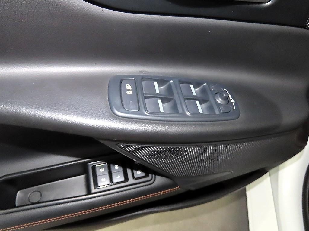 재규어 XE 2.0T 프레스티지 이미지 13