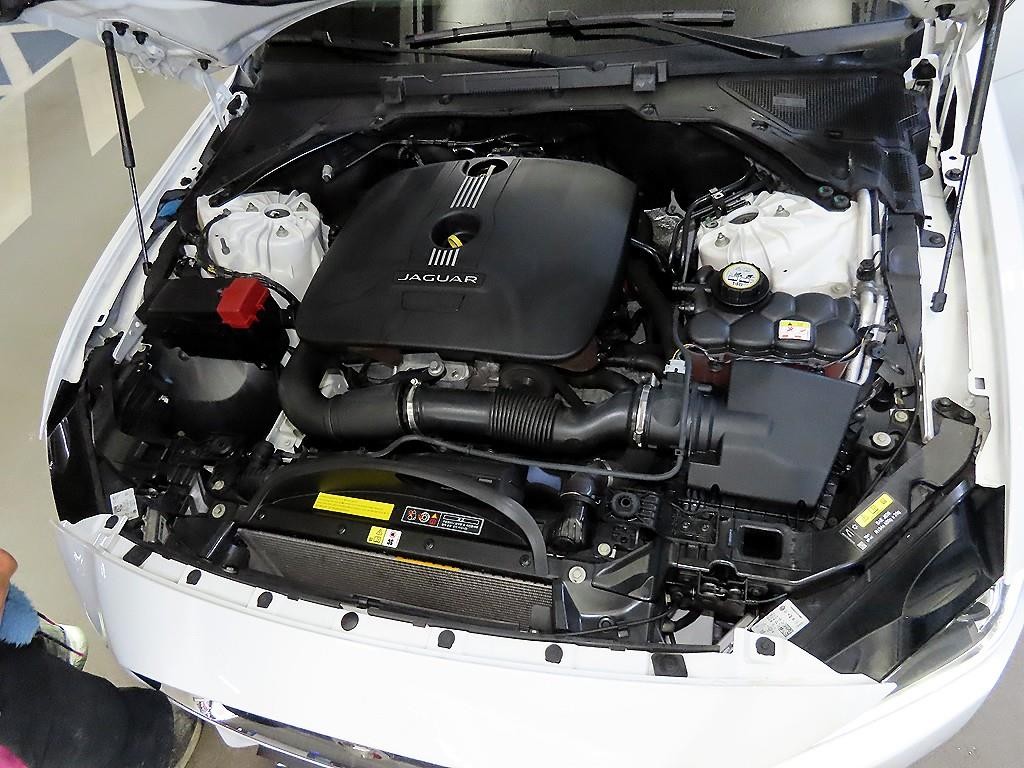 재규어 XE 2.0T 프레스티지 이미지 18