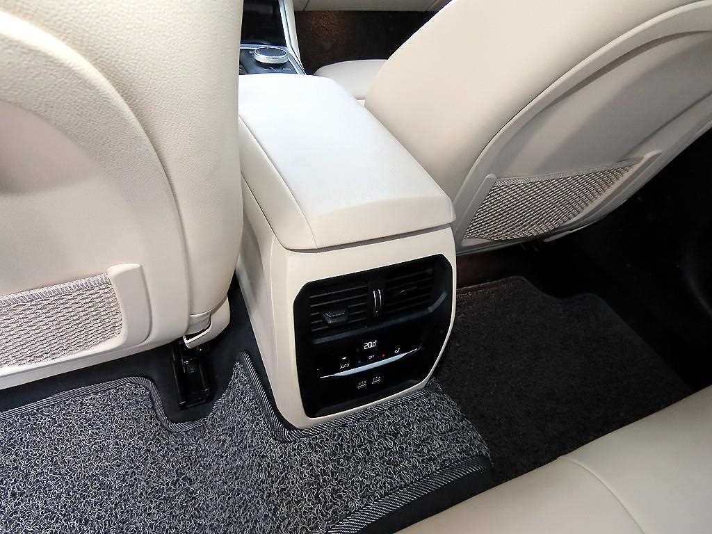 BMW 3시리즈 3시리즈 (G20) 320i M 스포츠 이미지 17
