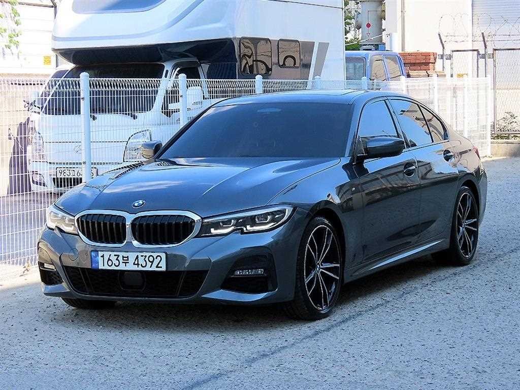 BMW 3시리즈 3시리즈 (G20) 320i M 스포츠 이미지 2